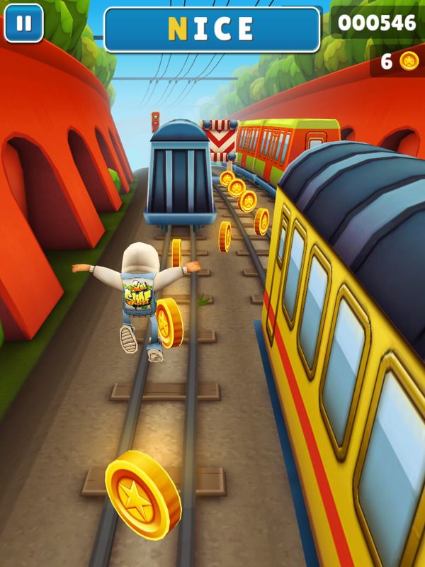 Screenshot of Subway Surfers (iPhone, 2012) - MobyGames